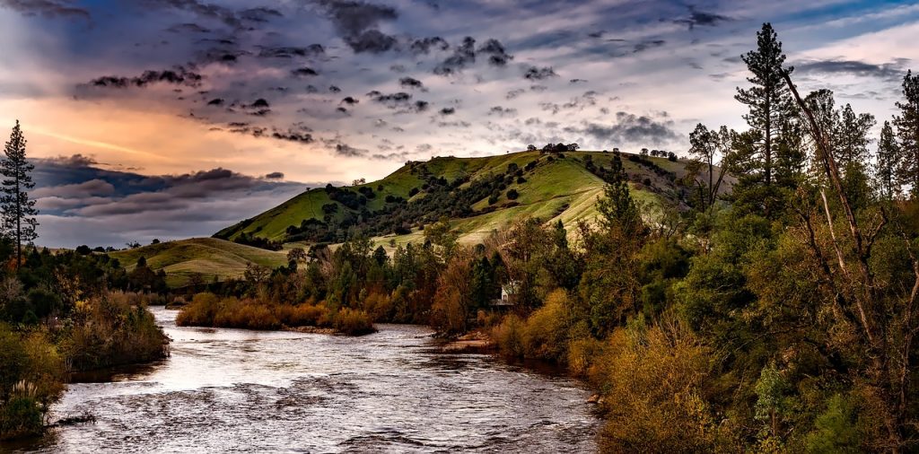 river, hills, trees-1590010.jpg